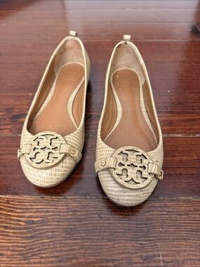 Tory Burch Natural Gold-Tone Logo Reva Flats